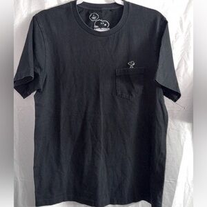 Uniqlo x KAWS snoopy Black Short Sleeve Tee medium
